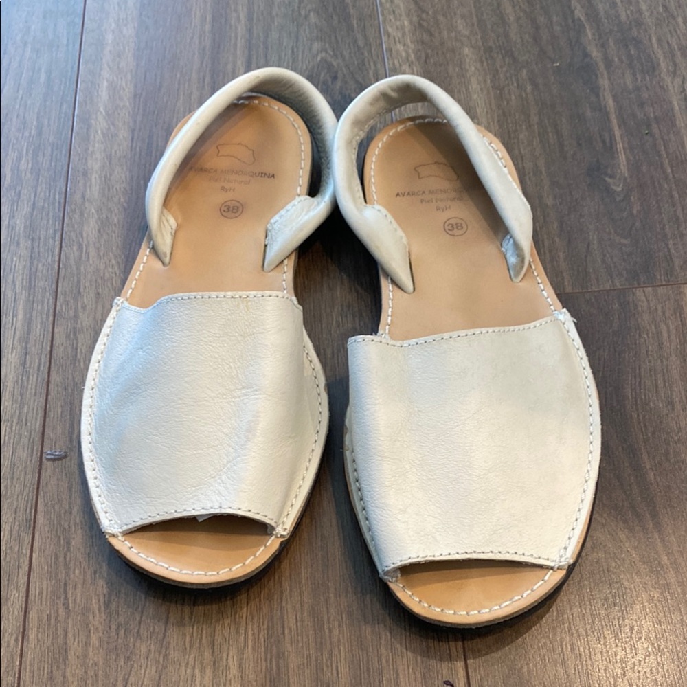 Women's Cream Leather Menorcan Sandals - Avarca